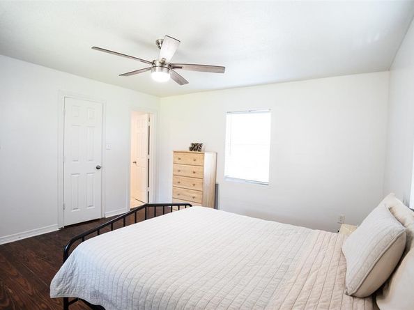 1606  Denver Avenue , Fort Worth Texas 76164