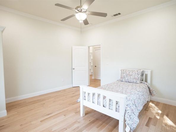 1606  Denver Avenue , Fort Worth Texas 76164