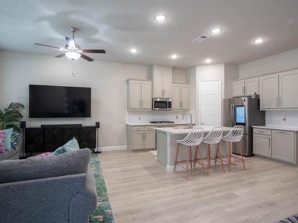 1889  Melinda Lane , Farmers Branch Texas 75234