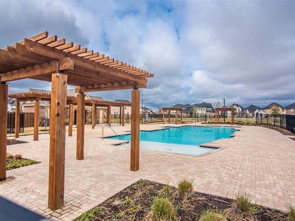 1889  Melinda Lane , Farmers Branch Texas 75234