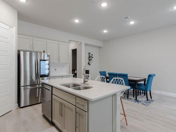 1889  Melinda Lane , Farmers Branch Texas 75234