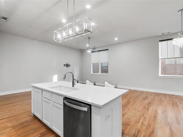 625 N Tyler Street  402, Dallas Texas 75208