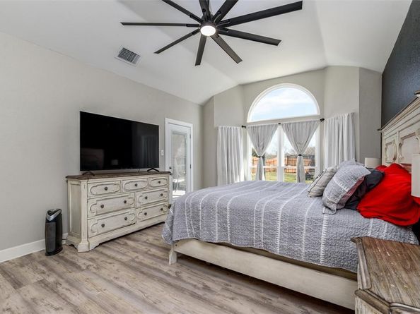 2702  Kingsbury Drive , Garland Texas 75040