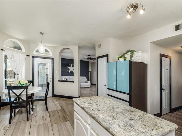 2702  Kingsbury Drive , Garland Texas 75040