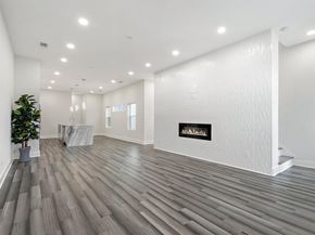 2507  Crossman Avenue , Dallas Texas 75212