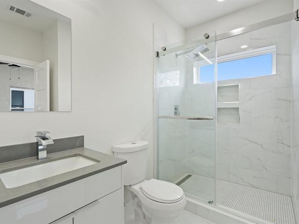 2507  Crossman Avenue , Dallas Texas 75212