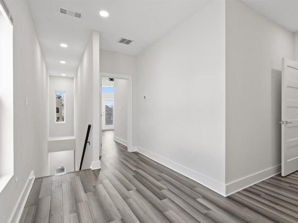 2507  Crossman Avenue , Dallas Texas 75212