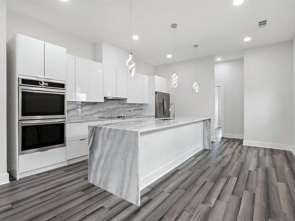 2507  Crossman Avenue , Dallas Texas 75212