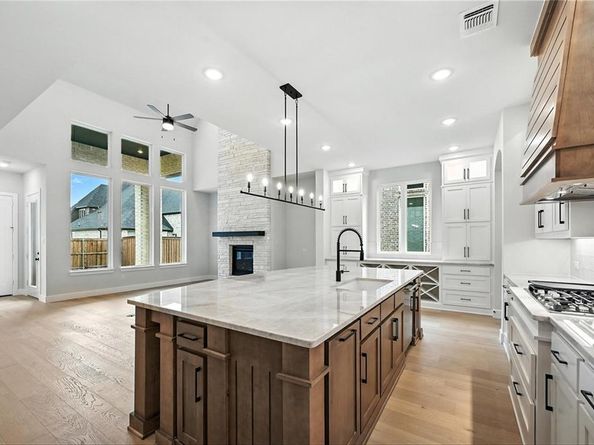 826  Shady Oaks Drive , Rockwall Texas 75087