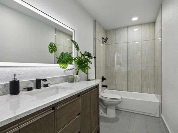 3849  Crown Shore Drive , Dallas Texas 75244