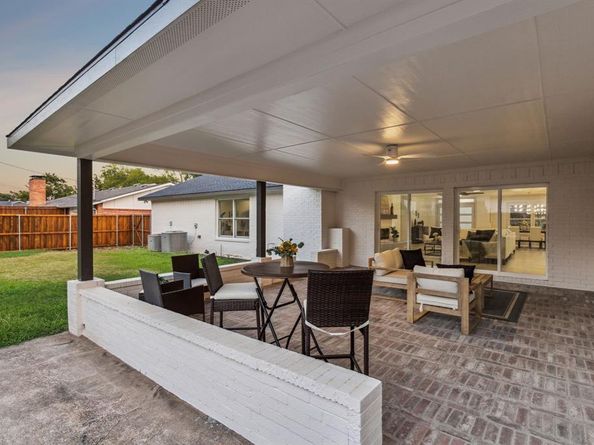 3849  Crown Shore Drive , Dallas Texas 75244