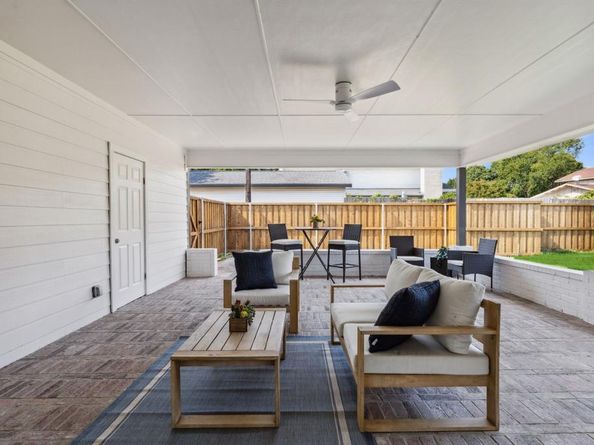 3849  Crown Shore Drive , Dallas Texas 75244