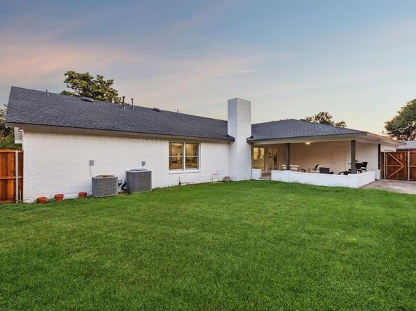 3849  Crown Shore Drive , Dallas Texas 75244