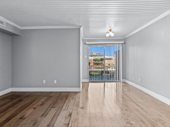 4205  Avondale Avenue  203, Dallas Texas 75219