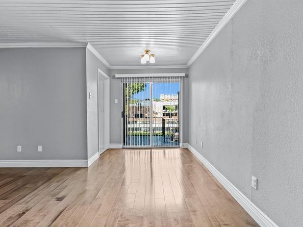 4205  Avondale Avenue  203, Dallas Texas 75219