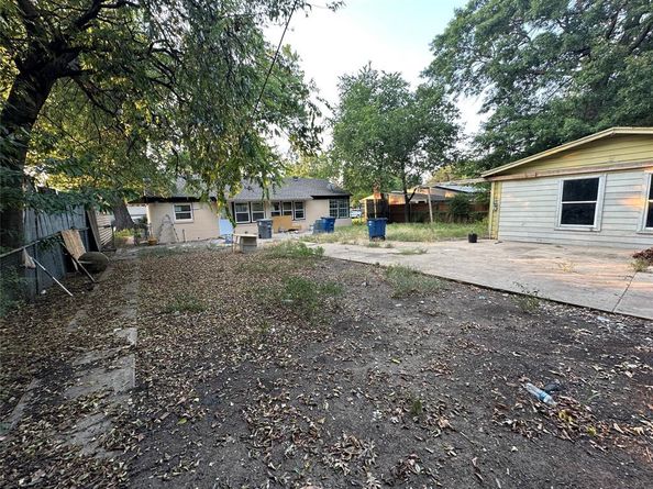 2426  Salerno Drive , Dallas Texas 75224