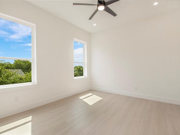 2054  Angelina Drive , Dallas Texas 75212