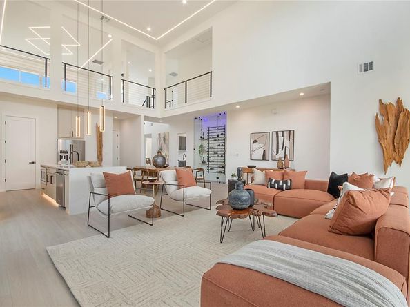 2054  Angelina Drive , Dallas Texas 75212