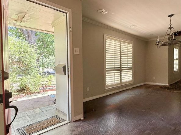10607  Marsh Lane , Dallas Texas 75229