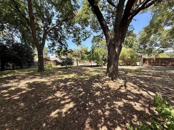 10607  Marsh Lane , Dallas Texas 75229