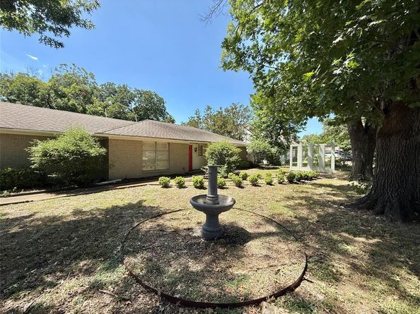 10607  Marsh Lane , Dallas Texas 75229