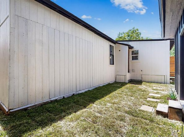 4007  Shelley Boulevard , Dallas Texas 75211