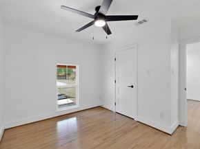 4007  Shelley Boulevard , Dallas Texas 75211