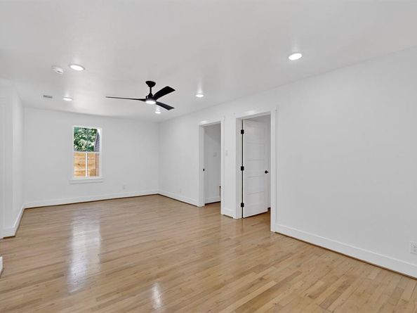 4007  Shelley Boulevard , Dallas Texas 75211