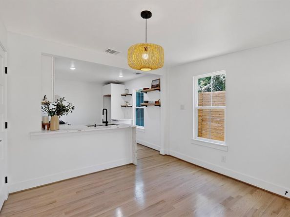 4007  Shelley Boulevard , Dallas Texas 75211