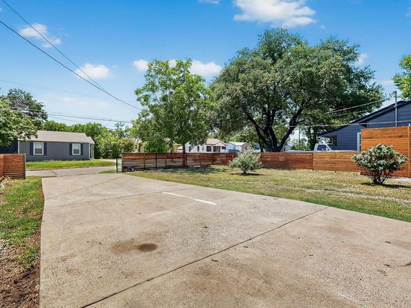 4007  Shelley Boulevard , Dallas Texas 75211