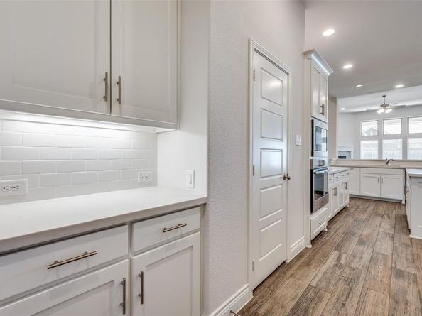 1700  Lithgow Road , Celina Texas 75009