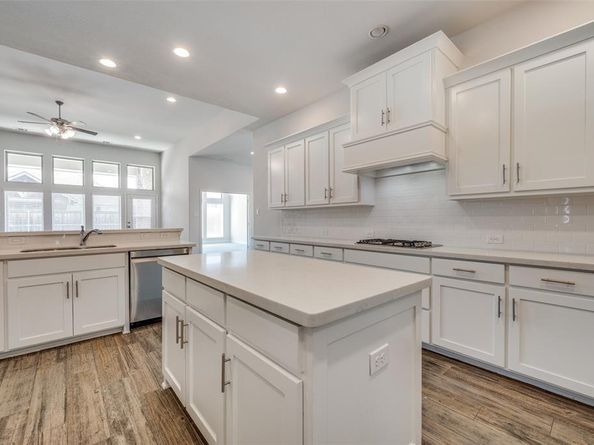 1700  Lithgow Road , Celina Texas 75009