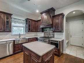 6900  Golf Green Drive , Arlington Texas 76001