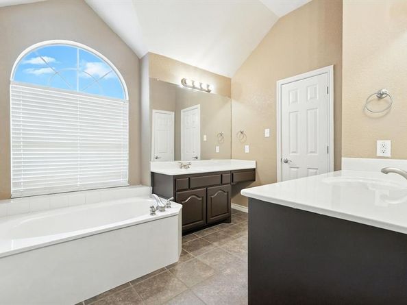 6912  Alderbrook Drive , Denton Texas 76210