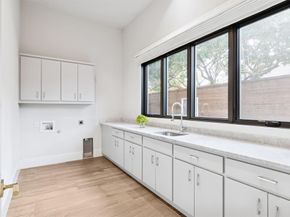 4447  Taos Road , Dallas Texas 75209