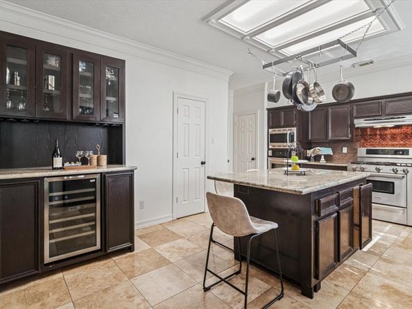 2200  Southern Oak Drive , Irving Texas 75063