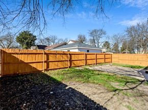 1231 S Edgefield Avenue , Dallas Texas 75208