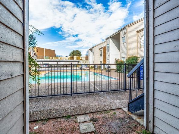 9747  Whitehurst Drive  150, Dallas Texas 75243