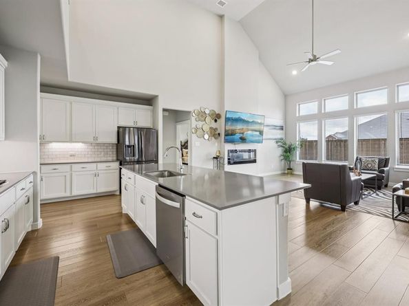 1601  Thunderbird Drive , Fort Worth Texas 76052