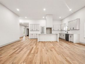 1931  Muncie Avenue , Dallas Texas 75212