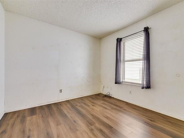 2523  Beverly Hills Lane , Mesquite Texas 75150