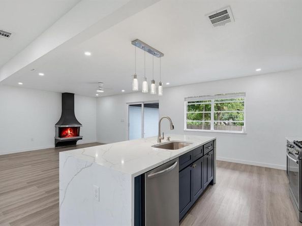 12607  Gaslite Circle , Farmers Branch Texas 75234