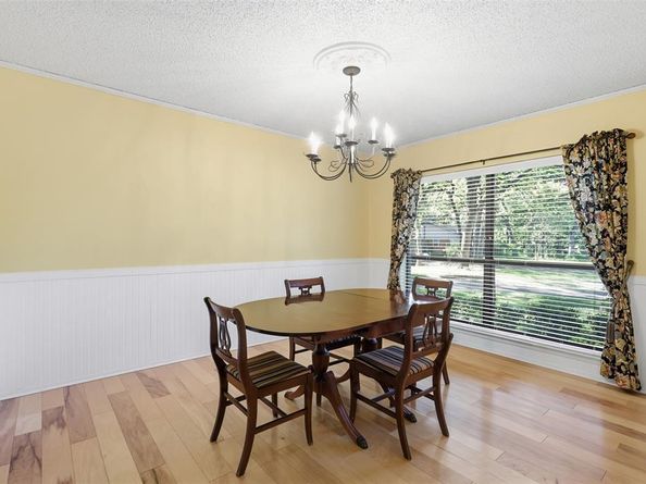 2108  Edgewood Court , Arlington Texas 76013