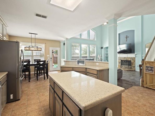 6705  Glade Drive , Arlington Texas 76001