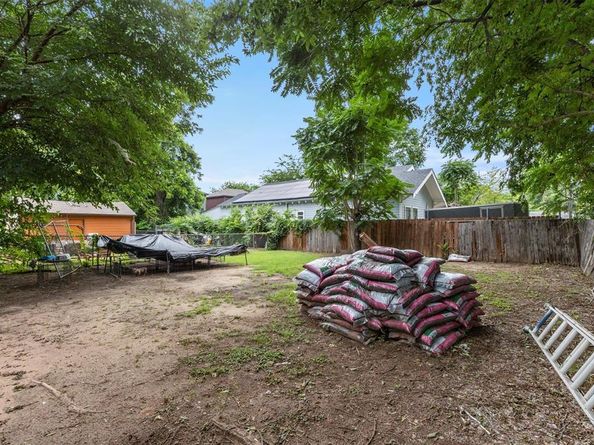 3227  Spring Avenue , Dallas Texas 75215