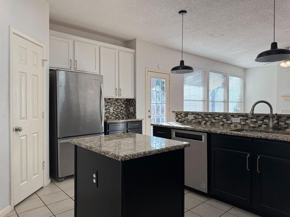 1184  Courtney Lane , Lewisville Texas 75077