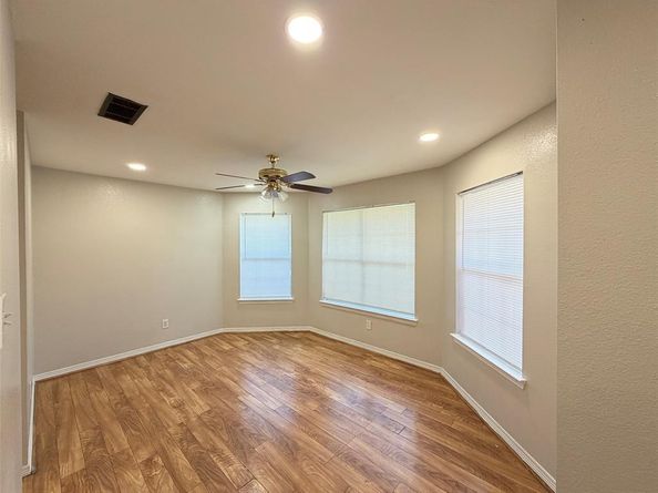 2526  Bishop Allen Lane , Dallas Texas 75237