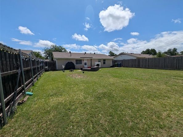 1305  Glenville Drive , Garland Texas 75042