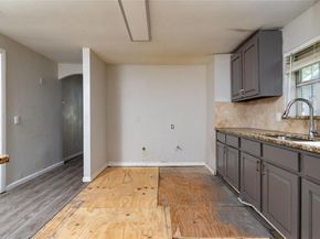 3219 N Winnetka Avenue , Dallas Texas 75212
