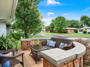 8835  Larchwood Drive , Dallas Texas 75238